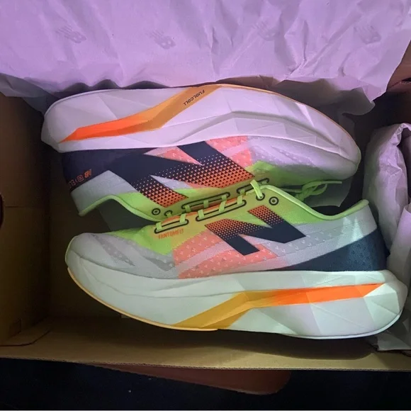 New Balance SC Elite V4. New in Box - Picture 3 of 4